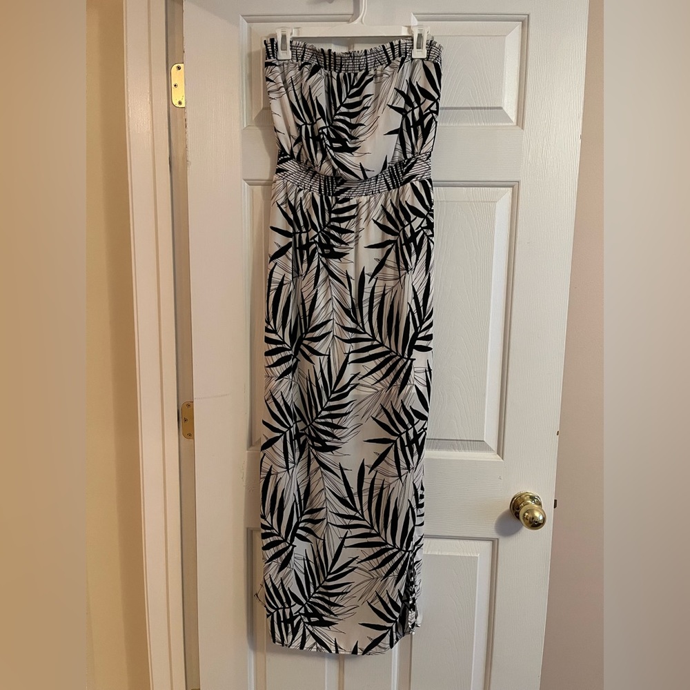 Black palm leave maxi dress